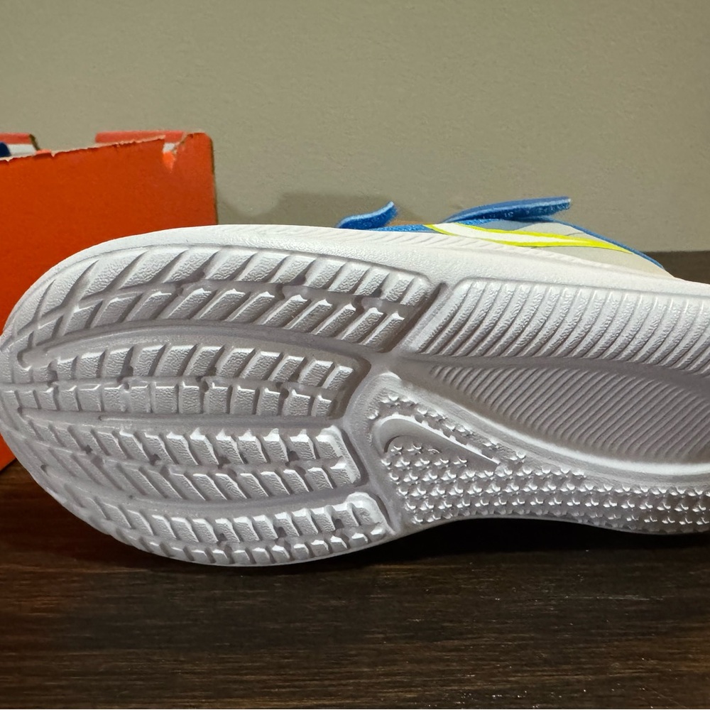 Nike Kids Star Runner 3 Blue and White Sneakers - Picture 4 of 4